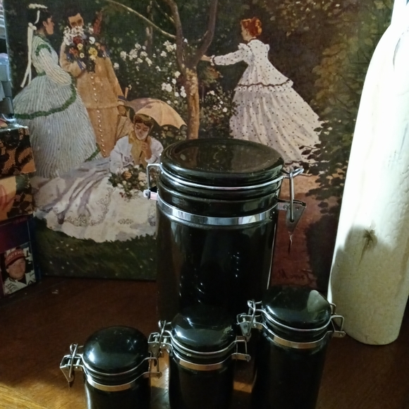 4 Black cannisters 3 by Oggi included 1 Large,Like🆕,A Excellent Gift Set. 🎁 - Picture 3 of 10